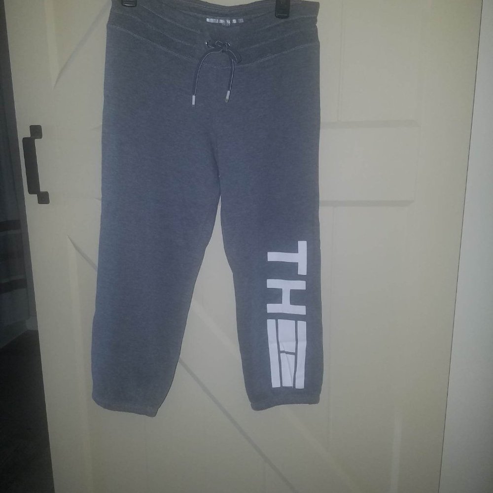 TH Tommy Hilfiger Joggers  Sweatpants Ankle Petite Capri Capris